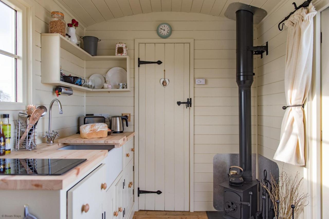Romney Marsh Huts By Bloom Stays Ashford  Exterior foto